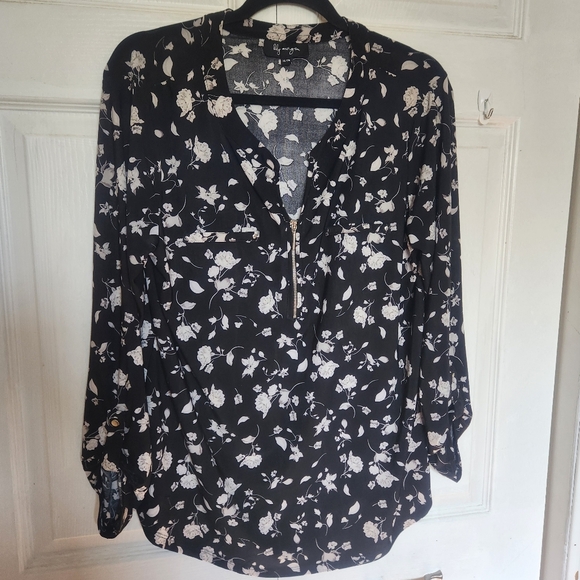 Lily Morgan Stretchy Floral  Short Sleeve Blouse Size XL - Picture 1 of 9